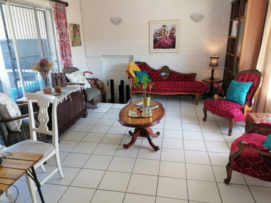 To Let 4 Bedroom Property for Rent in Heldervue Western Cape